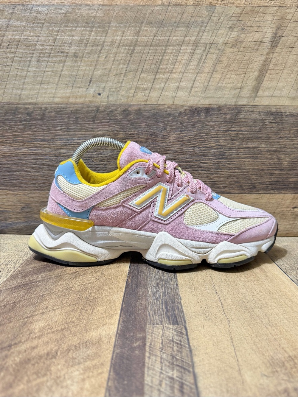 New Balance 9060 Pink Taffy Calcium Athletic Running Sneakers Size 8.5 Women